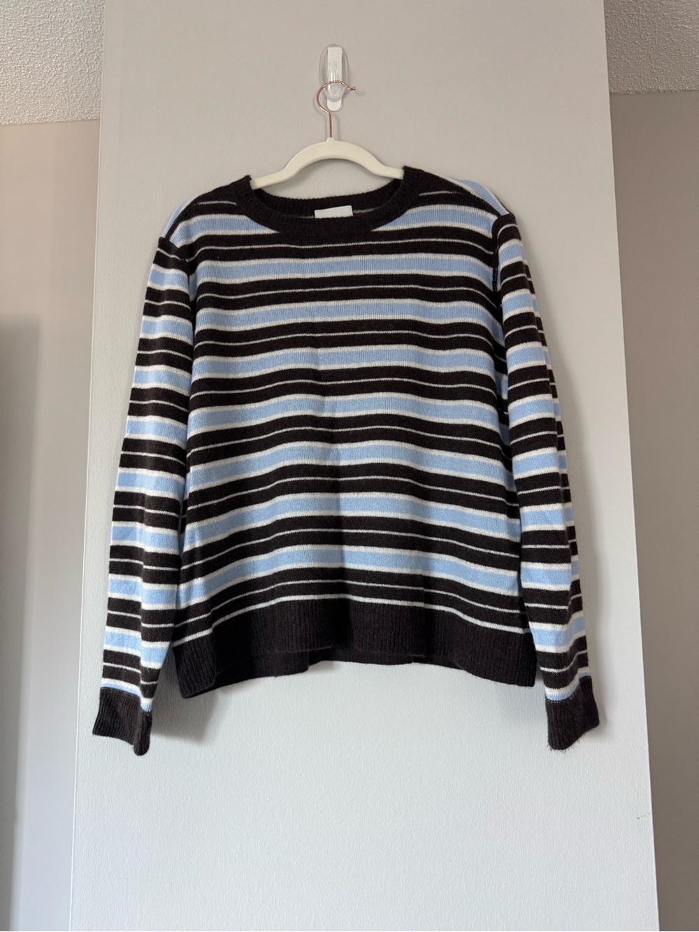 Reformation Cashmere Boyfriend Sweater in Seasonal – Ice Water Multi Stripe - Picture 2 of 4
